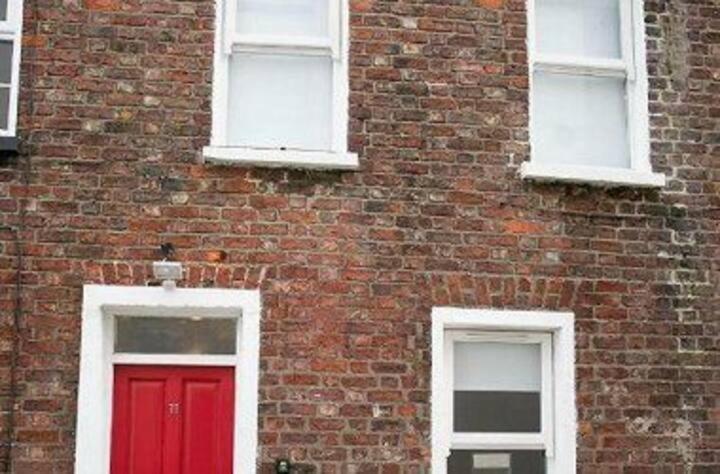 Amazing 3 Bedroom Home, Prime Bt1 Postcode And City Centre Location Belfast Exterior photo