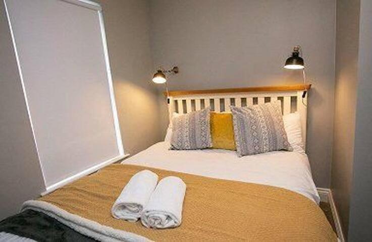 Amazing 3 Bedroom Home, Prime Bt1 Postcode And City Centre Location Belfast Exterior photo